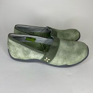ahnu womens shoes Flats Slip Ons Women Size 38 US 7 Green Textile Leather